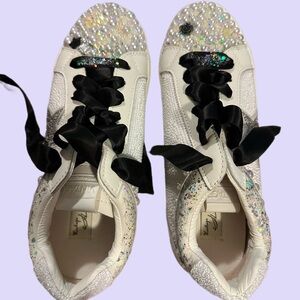 Gorgeous Women’s Vintage Havana White and Black Sneakers